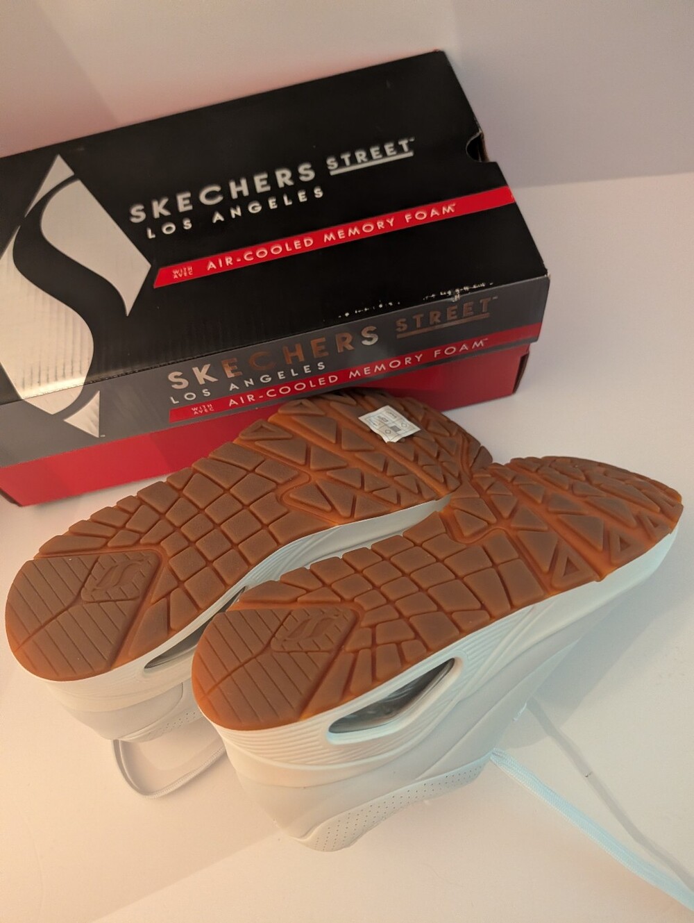 Skechers- Uno Stand On Air - Picture 6 of 7